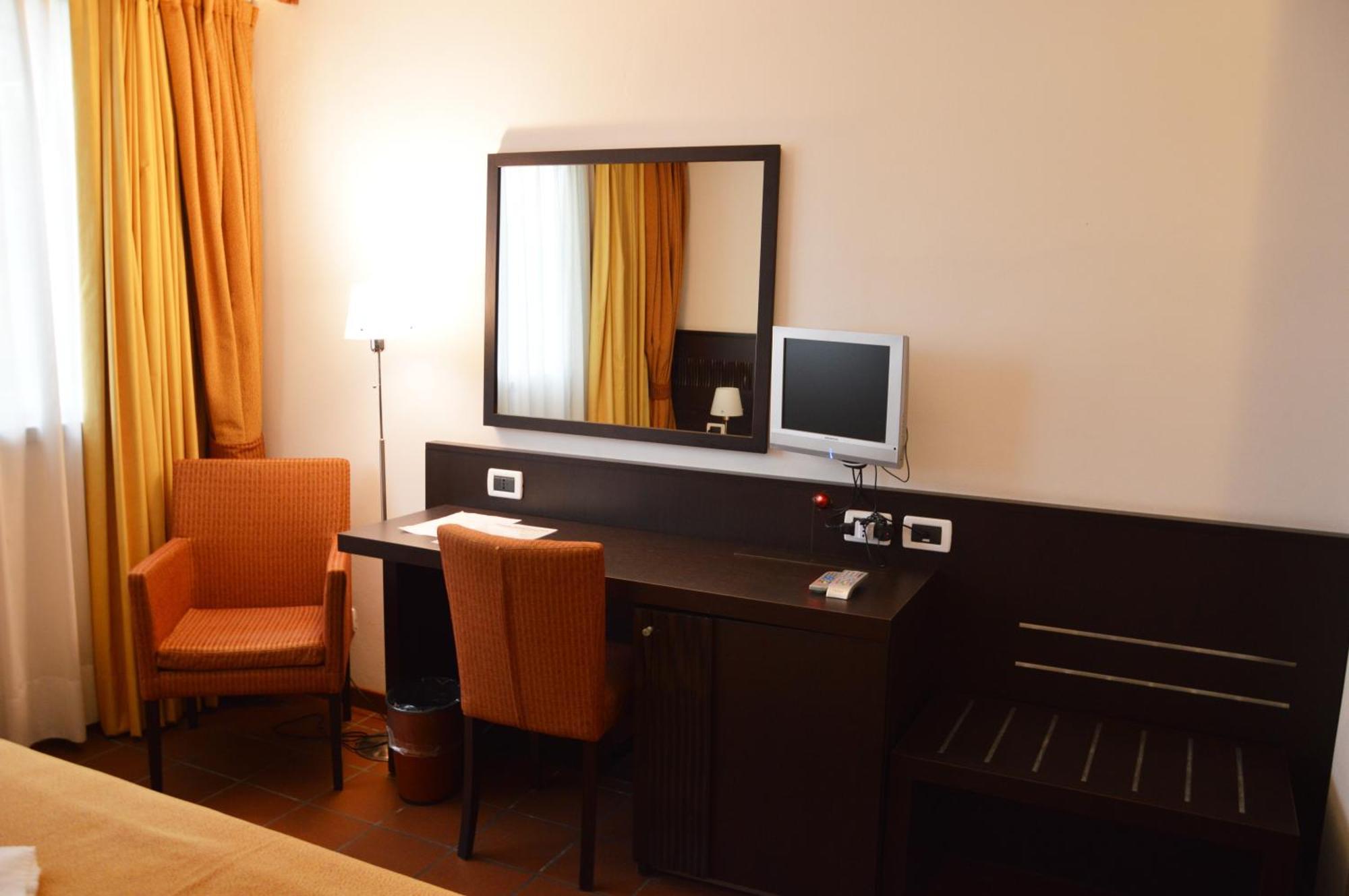 Beach Hotel Eurovil Предоре Екстериор снимка
