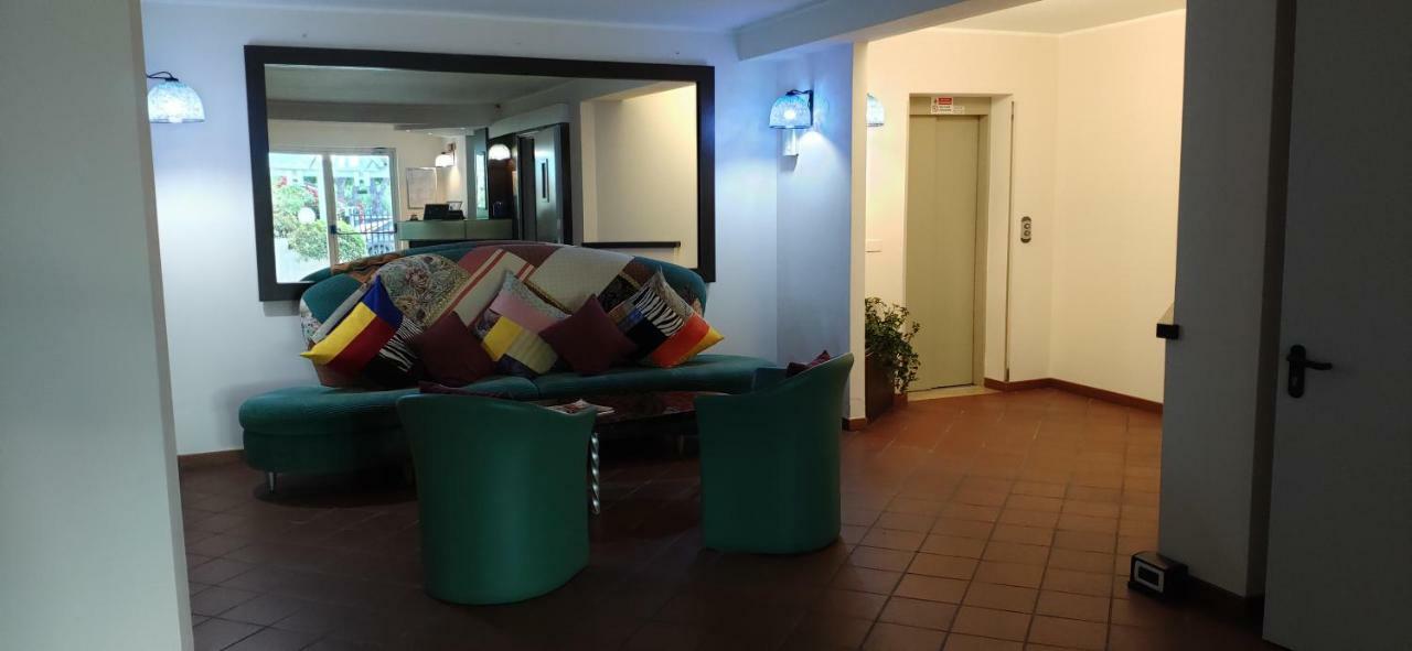 Beach Hotel Eurovil Предоре Екстериор снимка